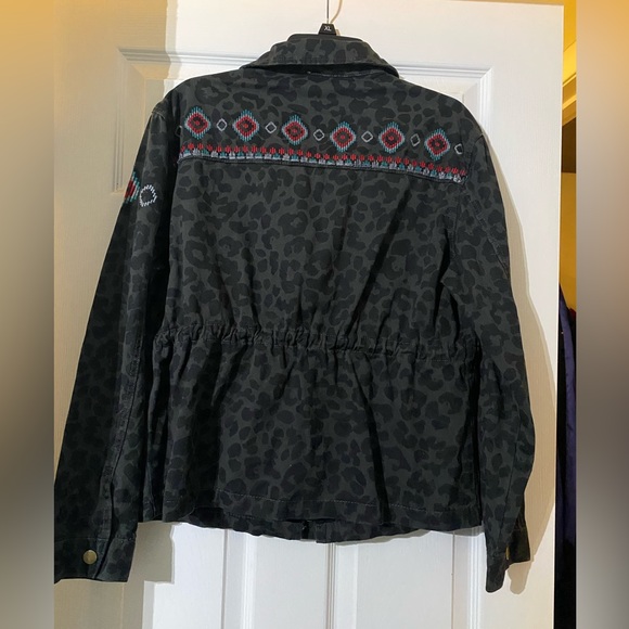 Layerz Clothing Western Aztec Dark Denim Cheetah Zippered Button Cinched Jacket - Picture 2 of 8